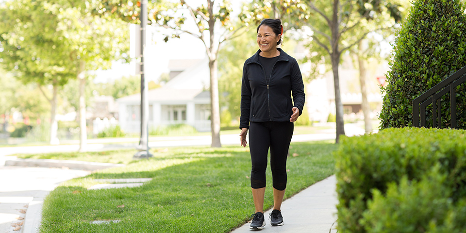 woman-walking_ss_1519962518_960x480px